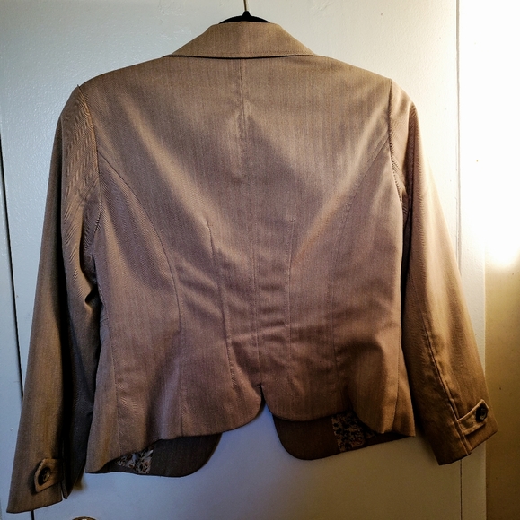 Blazer - Picture 3 of 4